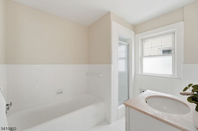 731 Woodland Ave, Roselle Park Boro, NJ 07204