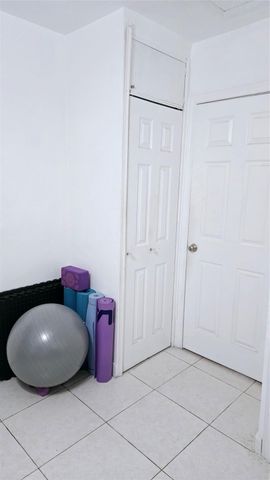 2213 LINCOLN Street 2, Hollywood, FL 33020
