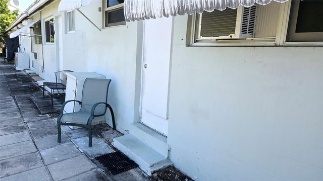 2213 LINCOLN Street 2, Hollywood, FL 33020