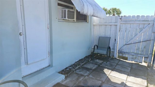 2213 LINCOLN Street 2, Hollywood, FL 33020