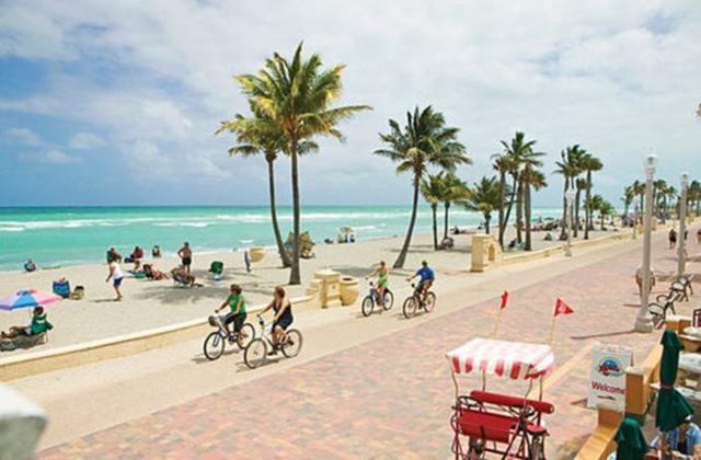 2213 LINCOLN Street 2, Hollywood, FL 33020
