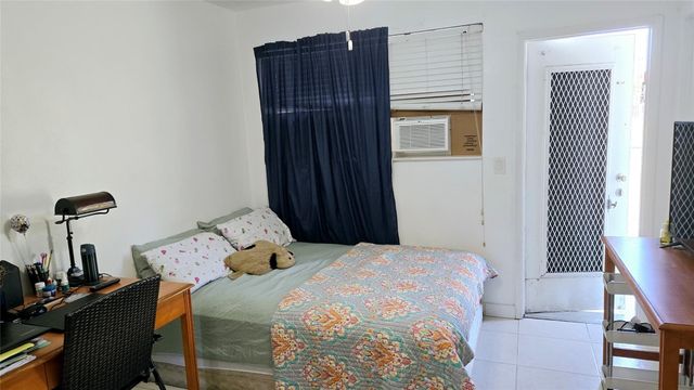 2213 LINCOLN Street 2, Hollywood, FL 33020