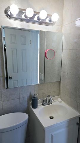 2213 LINCOLN Street 2, Hollywood, FL 33020
