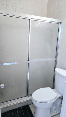 2213 LINCOLN Street 2, Hollywood, FL 33020
