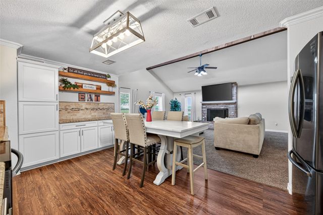 2306 Bunton Drive, El Campo, TX 77437