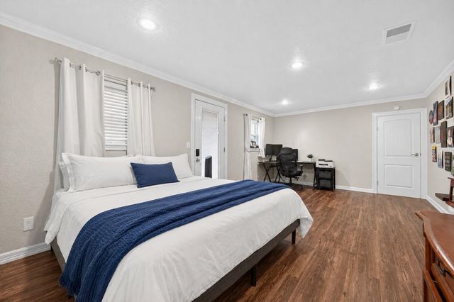 2306 Bunton Drive, El Campo, TX 77437