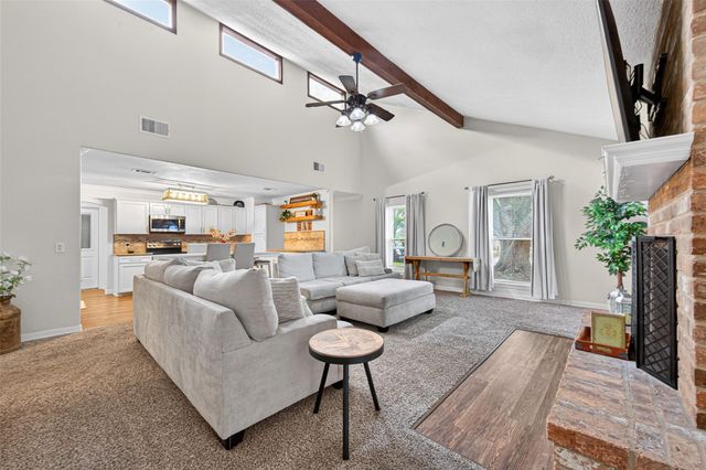 2306 Bunton Drive, El Campo, TX 77437