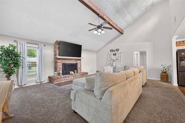 2306 Bunton Drive, El Campo, TX 77437