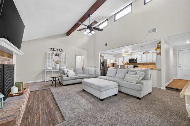 2306 Bunton Drive, El Campo, TX 77437