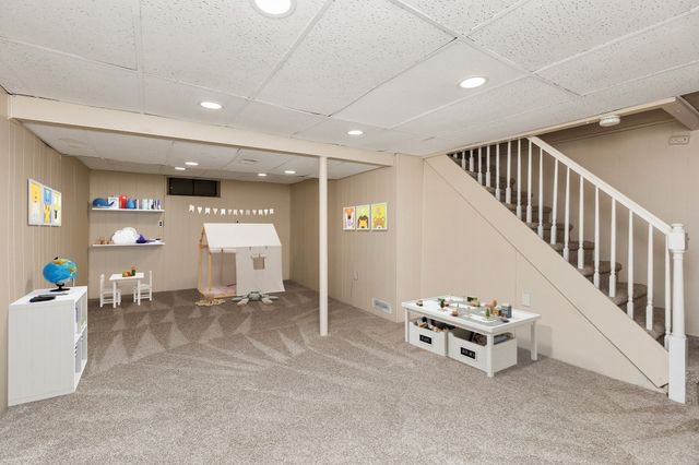 105 Beach St, Foxboro, MA 02035