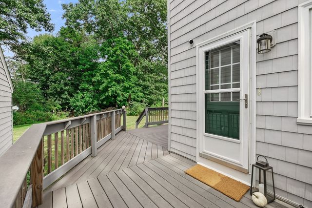 105 Beach St, Foxboro, MA 02035