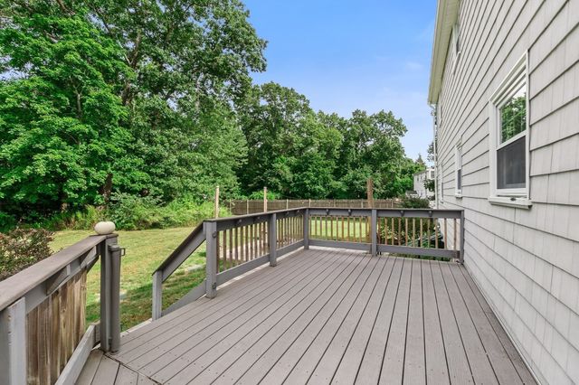 105 Beach St, Foxboro, MA 02035