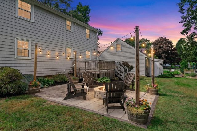 105 Beach St, Foxboro, MA 02035