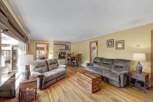 36 Finger Street, Saugerties, NY 12477