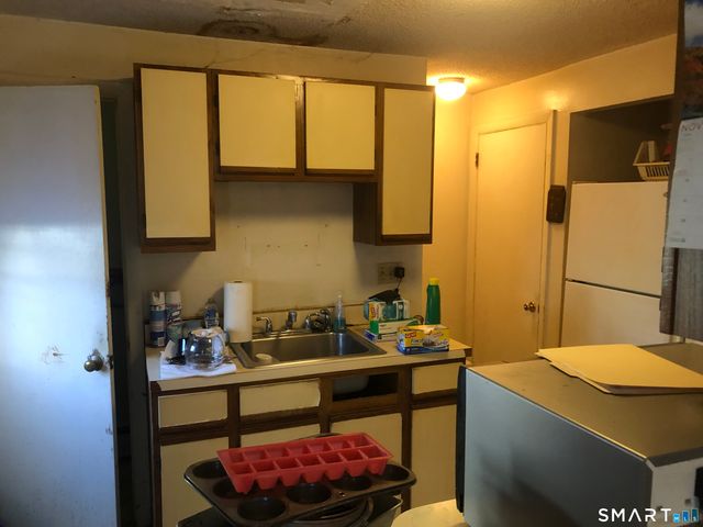 894 Burnside Avenue APT 11, East Hartford, CT 06108