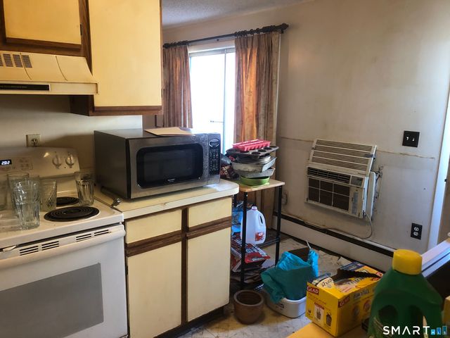 894 Burnside Avenue APT 11, East Hartford, CT 06108