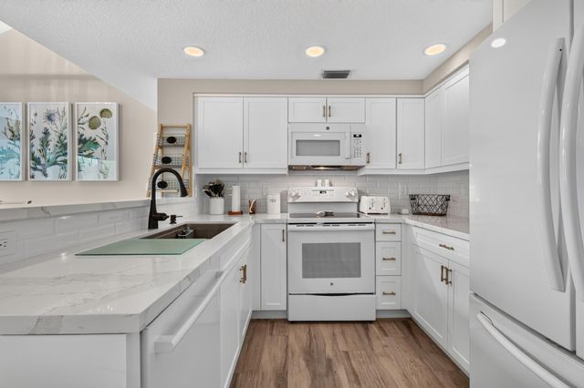 909 Mainsail Circle, Jupiter, FL 33477