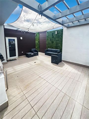 10336 NW 64th St ., Doral, FL 33178