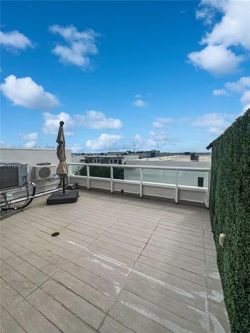 10336 NW 64th St ., Doral, FL 33178