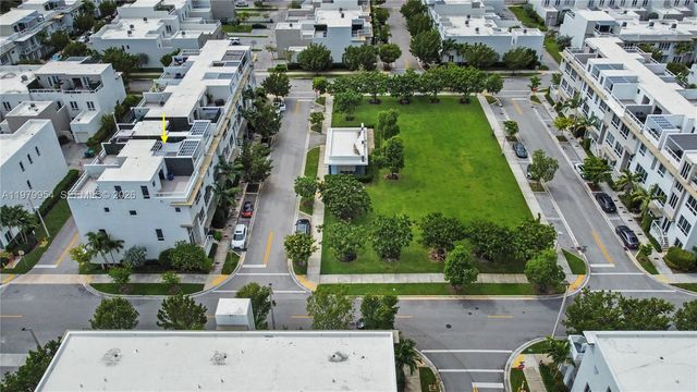 10336 NW 64th St ., Doral, FL 33178