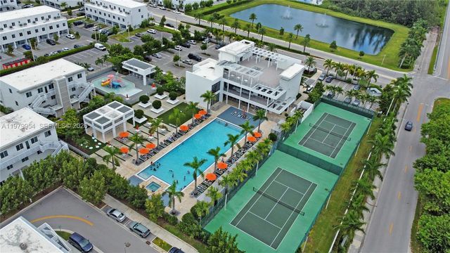 10336 NW 64th St ., Doral, FL 33178