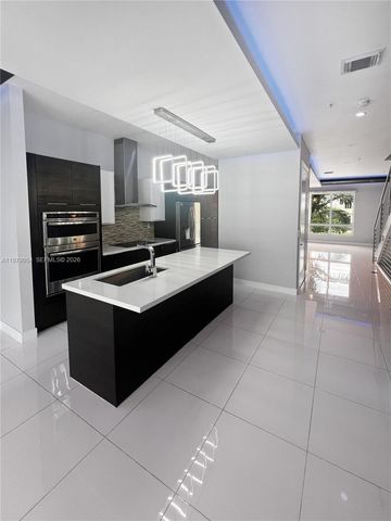 10336 NW 64th St ., Doral, FL 33178