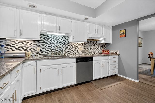 1939 Pine Drive, Kent, OH 44240