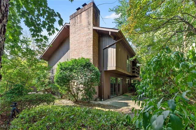 1939 Pine Drive, Kent, OH 44240