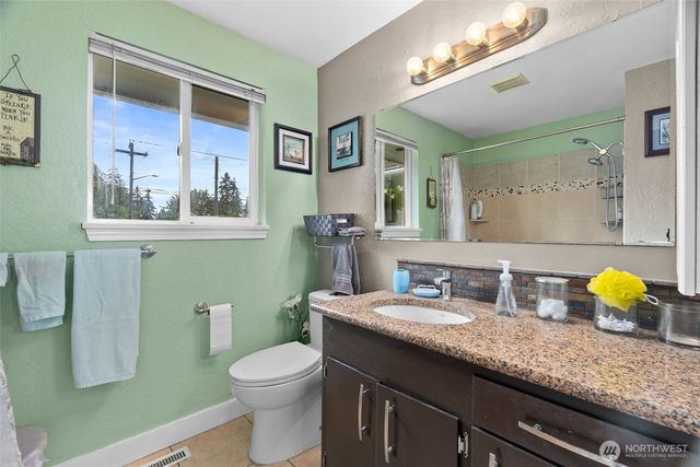 7322 14th Avenue NE, Olympia, WA 98516