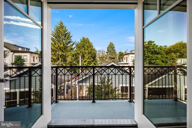 109 W GRAVERS LN, Philadelphia, PA 19118