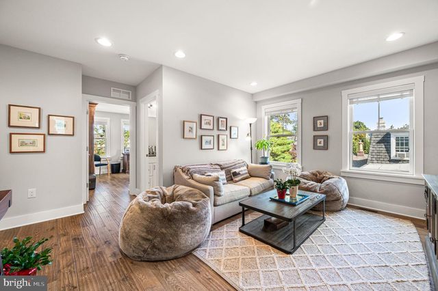 109 W GRAVERS LN, Philadelphia, PA 19118