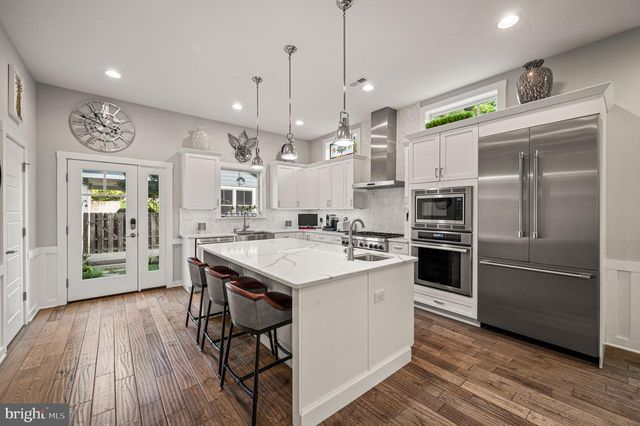 109 W GRAVERS LN, Philadelphia, PA 19118