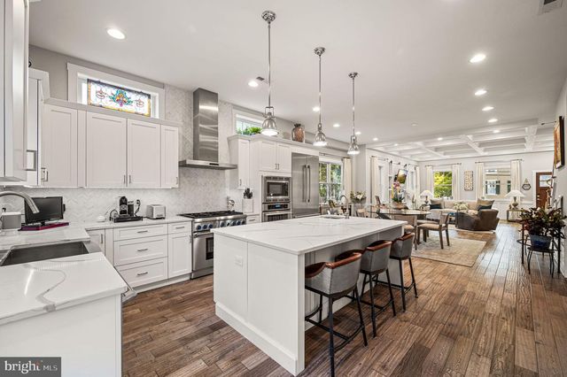 109 W GRAVERS LN, Philadelphia, PA 19118