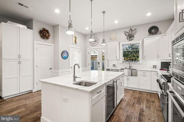 109 W GRAVERS LN, Philadelphia, PA 19118