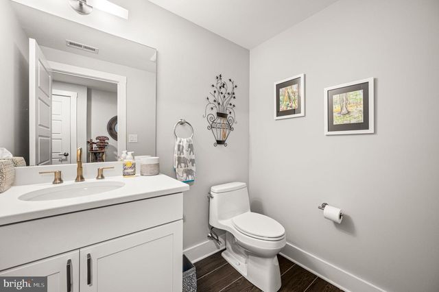 109 W GRAVERS LN, Philadelphia, PA 19118