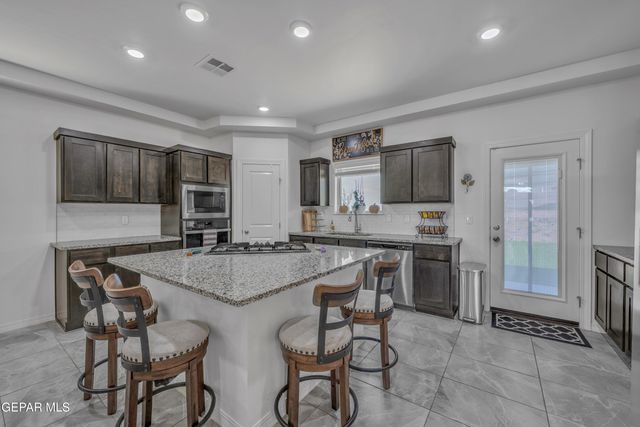 553 OAKMONT, El Paso, TX 79928