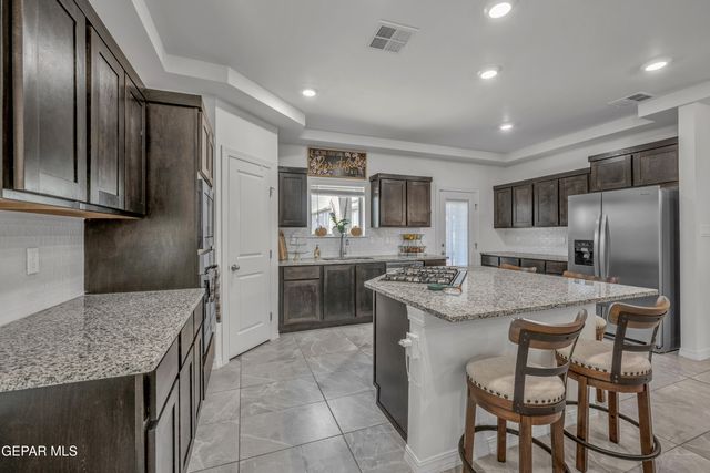 553 OAKMONT, El Paso, TX 79928