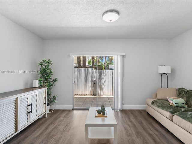 2685 NE 15th St, Pompano Beach, FL 33062