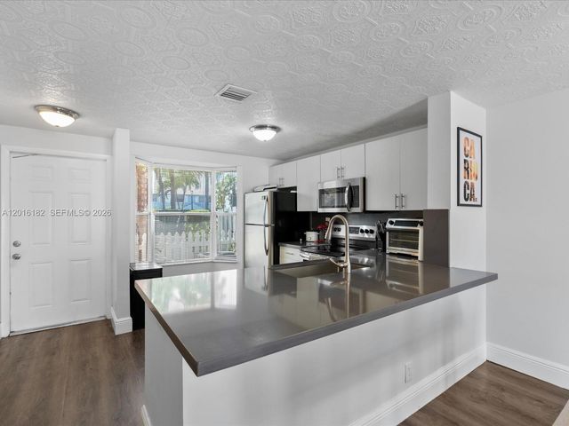 2685 NE 15th St, Pompano Beach, FL 33062