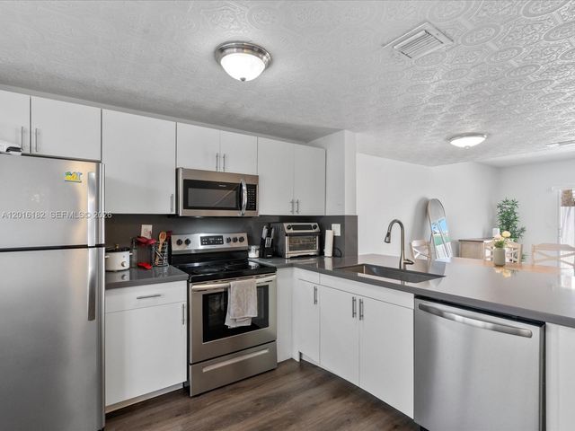 2685 NE 15th St, Pompano Beach, FL 33062