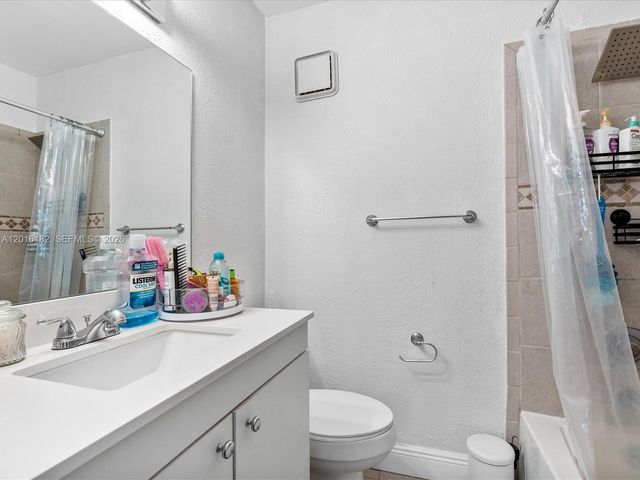 2685 NE 15th St, Pompano Beach, FL 33062
