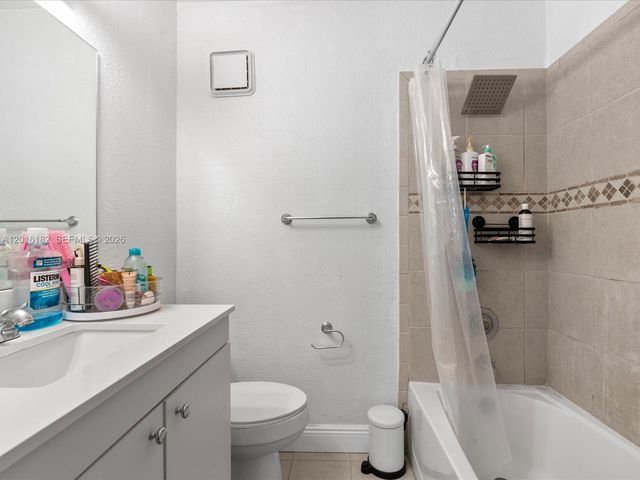 2685 NE 15th St, Pompano Beach, FL 33062