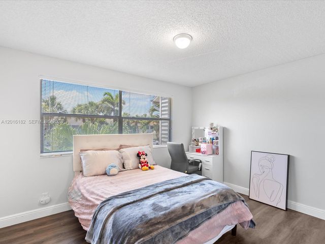 2685 NE 15th St, Pompano Beach, FL 33062