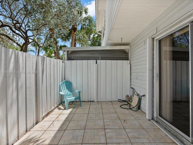 2685 NE 15th St, Pompano Beach, FL 33062