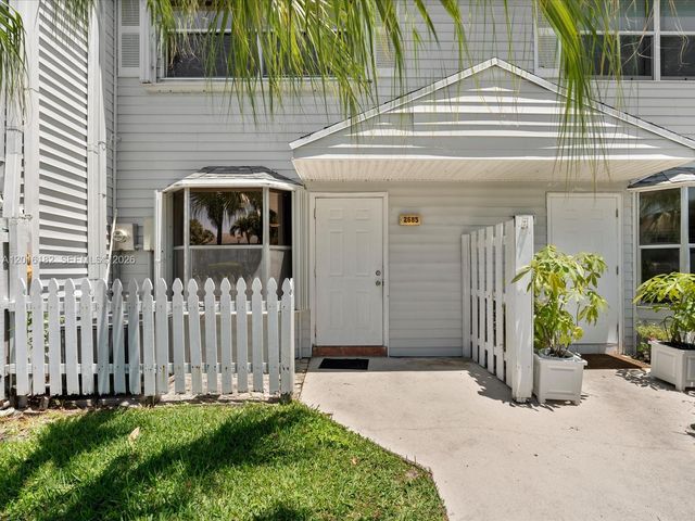2685 NE 15th St, Pompano Beach, FL 33062