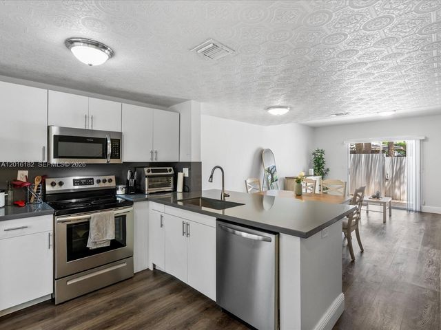 2685 NE 15th St, Pompano Beach, FL 33062
