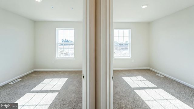8325 BRODIE COURT, Breinigsville, PA 18031