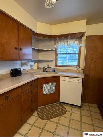 7277 Frederick Street, Omaha, NE 68124