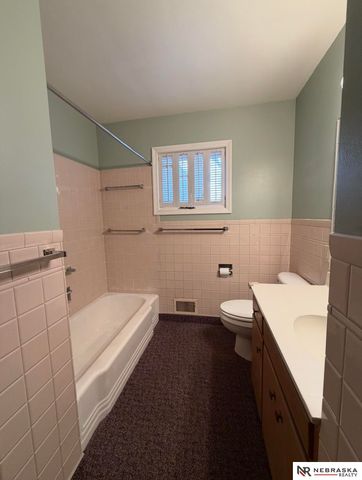 7277 Frederick Street, Omaha, NE 68124