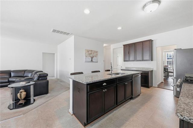 129 Brookside LN, Suffolk, VA 23434